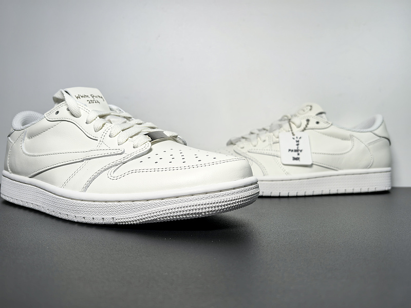 Travis Scott x Air Jordan 1 Low TD1228-111