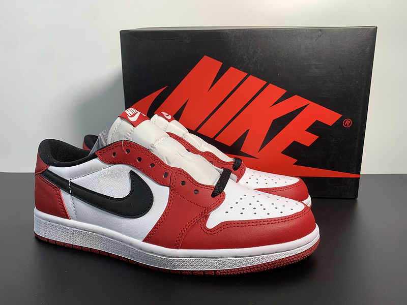 Air Jordan 1 Low OG “Chicago”705329-600