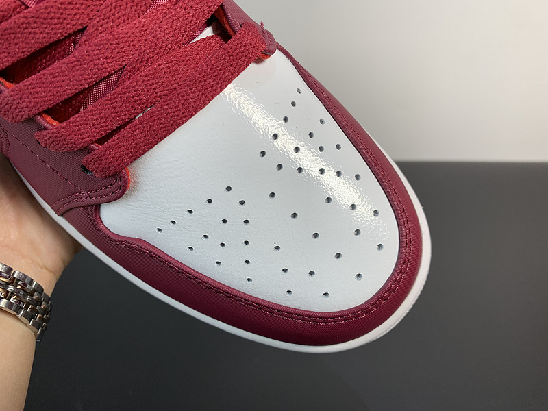 Air Jordan 1 Low “Noble Red 553558-604