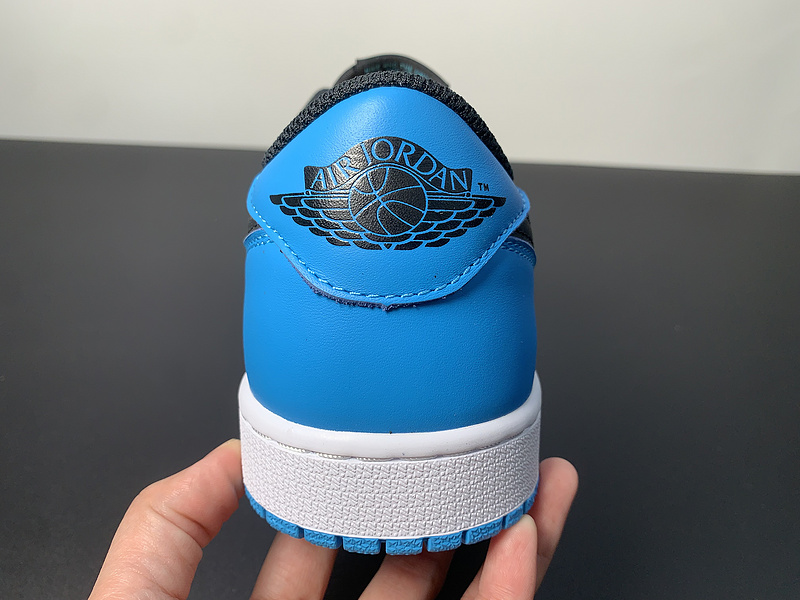 Air Jordan 1 Low OG UNC CZ0790-104