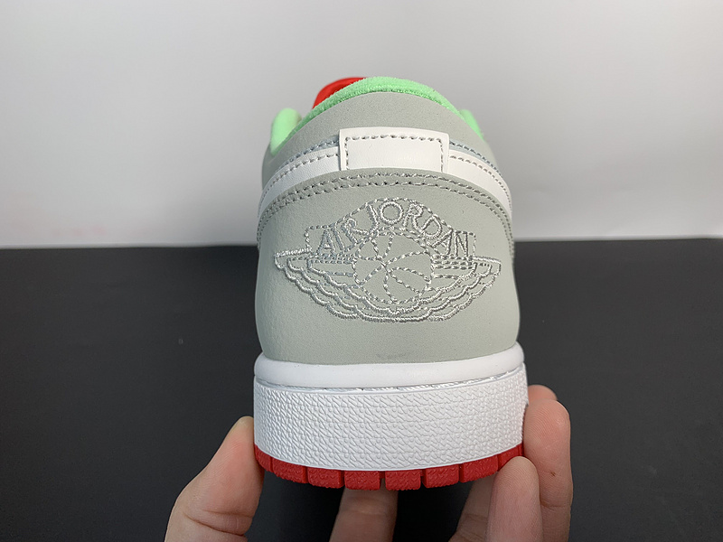 Air Jordan 1 Low “Hare”553558-021