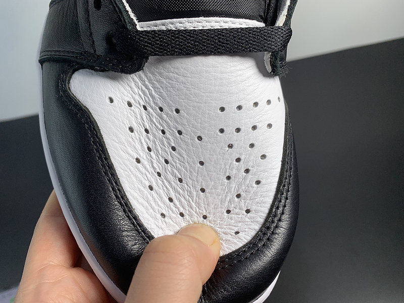 Air Jordan 1  Low OG “Black Toe”CZ0790-106