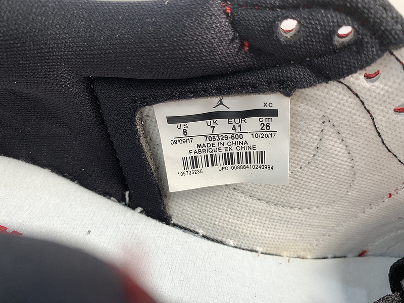 Air Jordan 1 Low OG “Chicago”705329-600