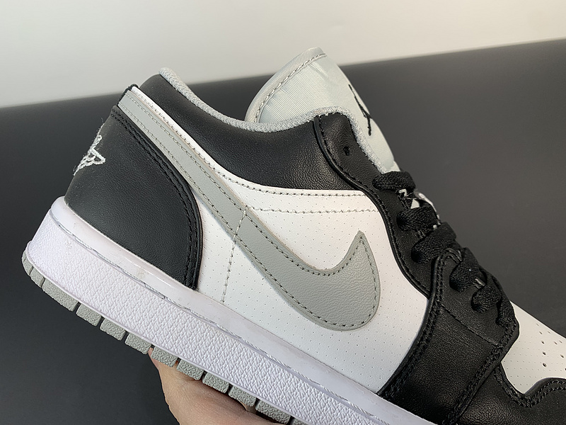 Air Jordan 1 Low “Light Smoke Grey”553558-039