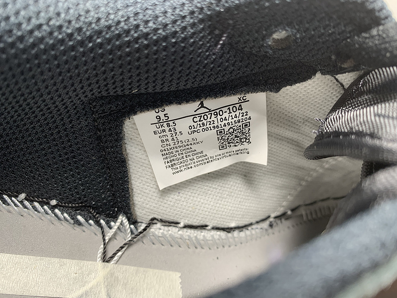 Air Jordan 1 Low OG UNC CZ0790-104