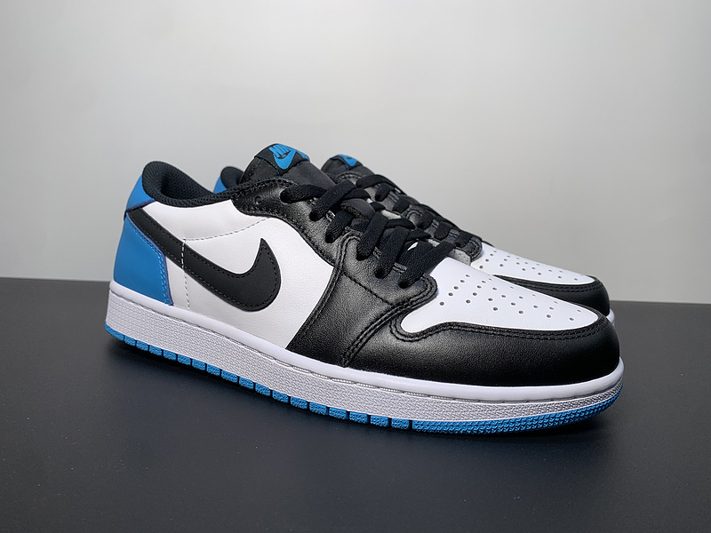 Air Jordan 1 Low OG UNC CZ0790-104