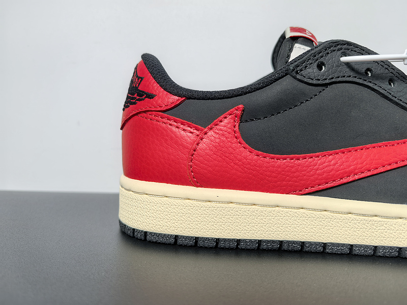 Travis Scott x Air Jordan 1 Low OG DM7866-061