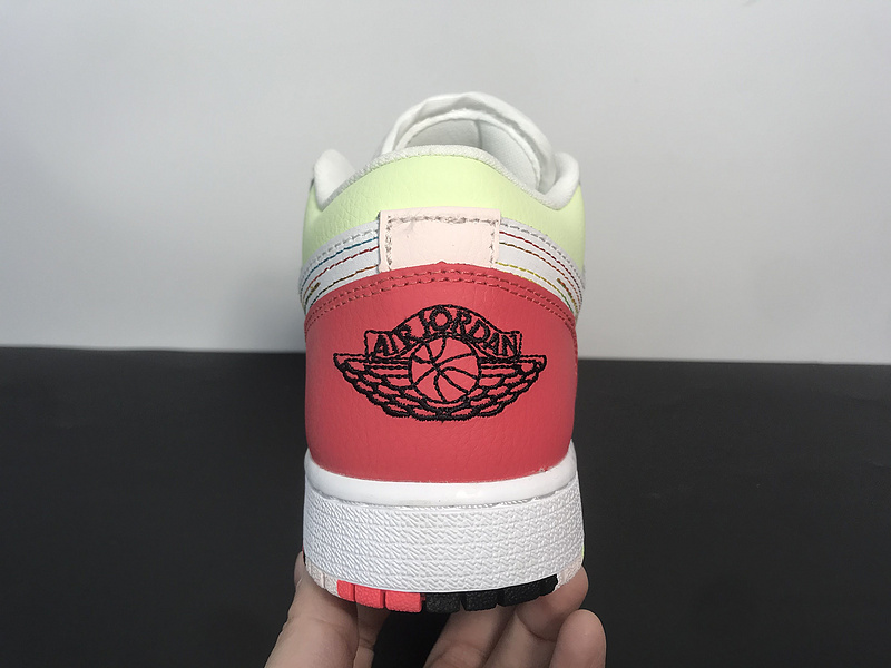 NIKE Air Jordan 1 Low