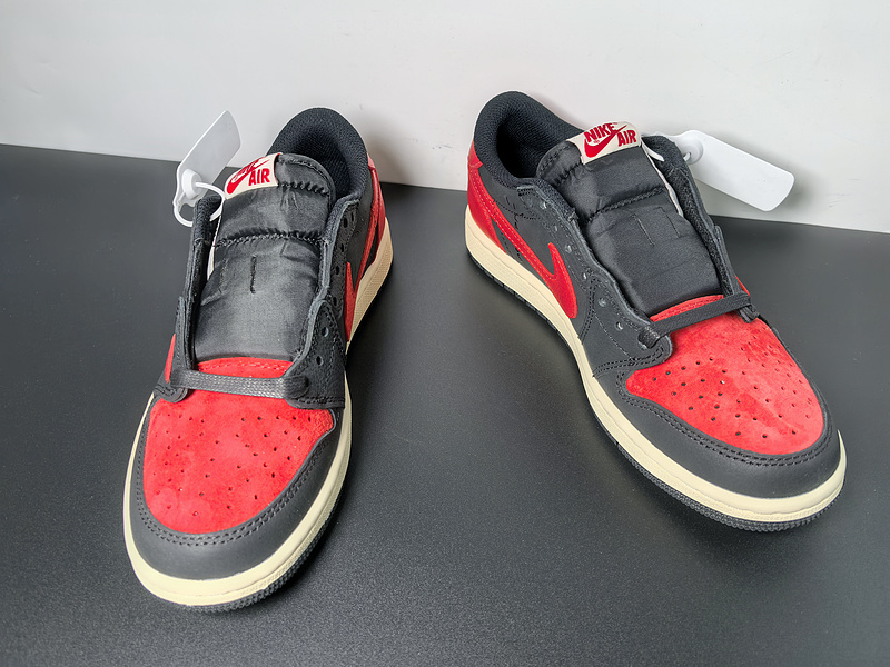 Travis Scott x Air Jordan 1 Low OG DM7866-061