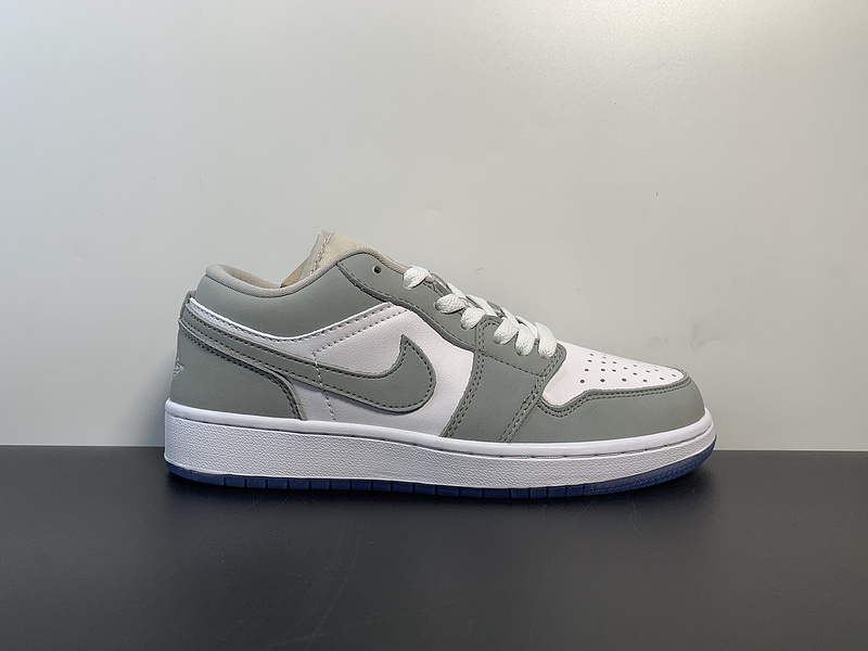 Nike Wmns Air Jordan 1 Low  DC0774-105​