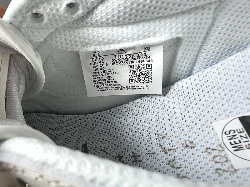 Travis Scott x Air Jordan 1 Low TD1228-111