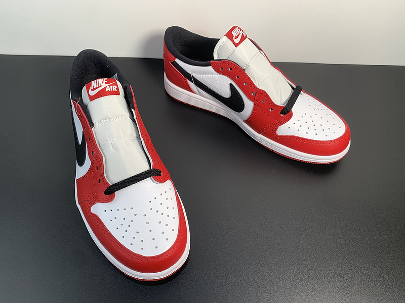 Air Jordan 1 Low OG “Chicago”705329-600