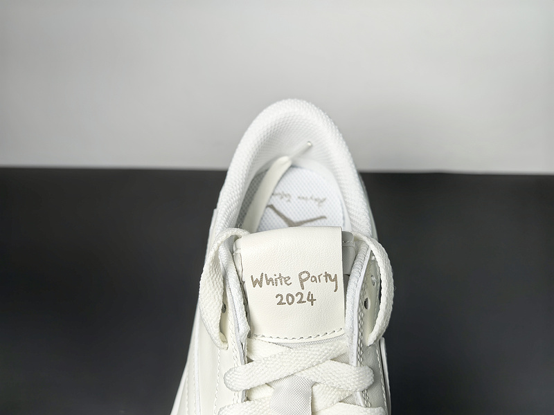 Travis Scott x Air Jordan 1 Low TD1228-111