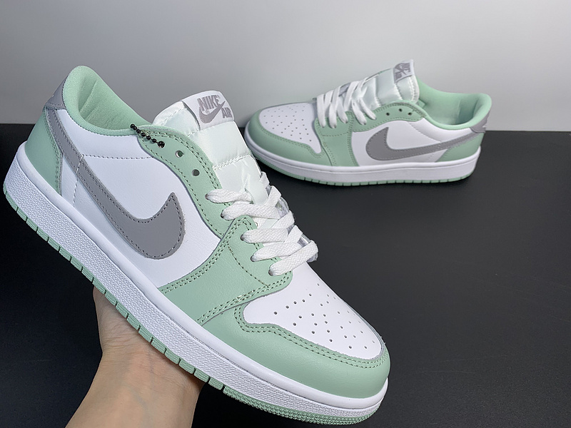 Air Jordan 1 Low lOG “Neutral Grey”CZ0790-100