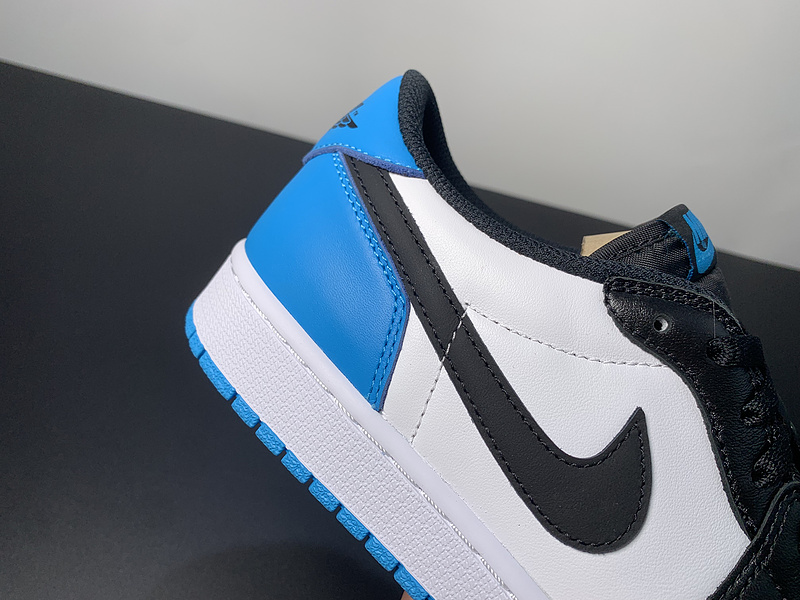 Air Jordan 1 Low OG UNC CZ0790-104