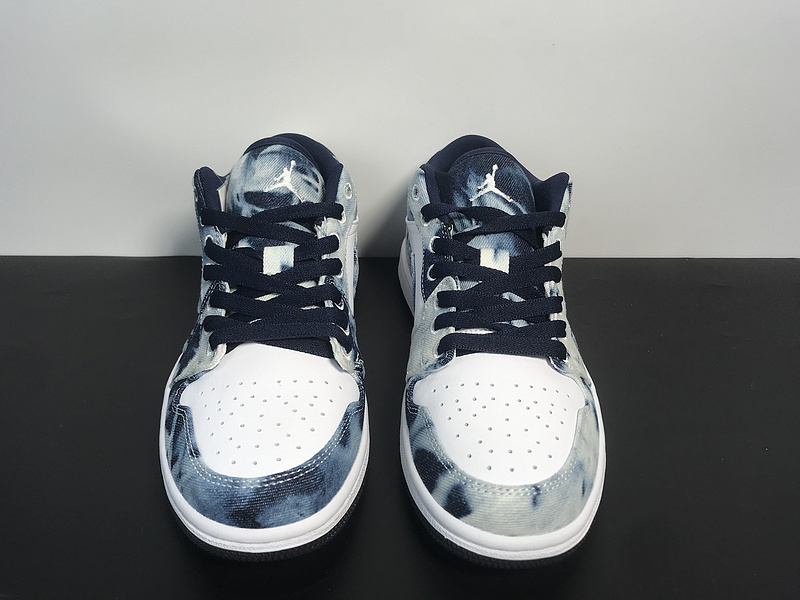 Air Jordan 1 Low CZ8455-100