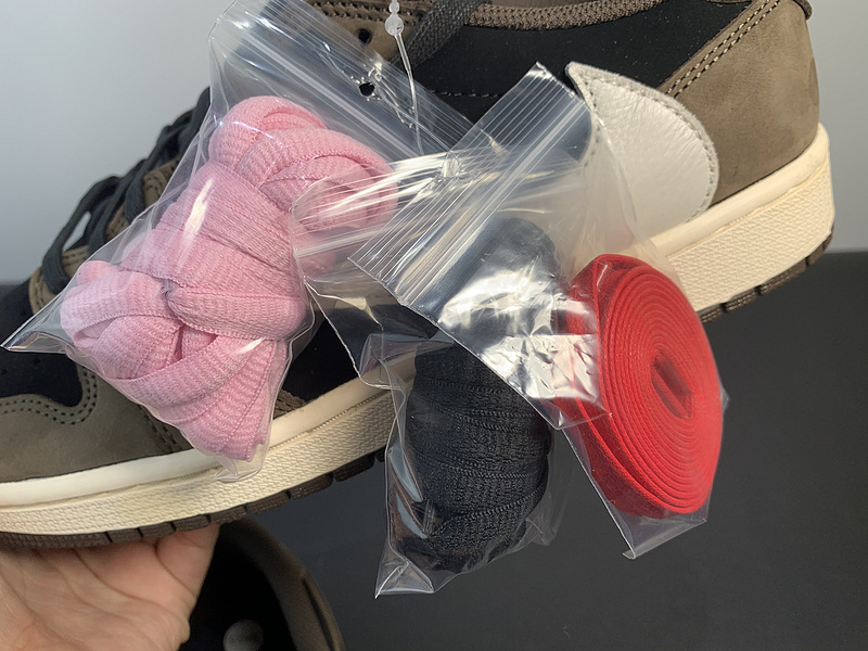 Nike Air Jordan 1 Low x Travis Scott CQ4277-001