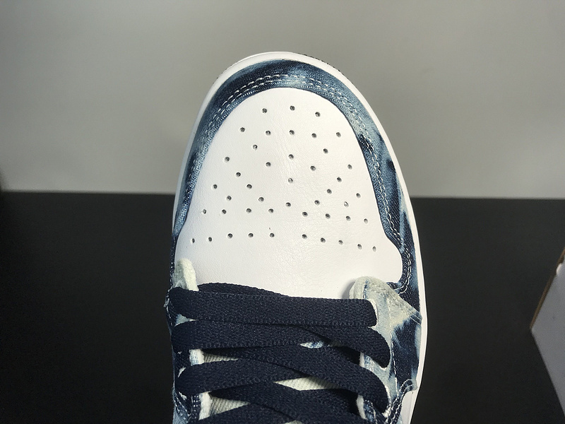 Air Jordan 1 Low CZ8455-100
