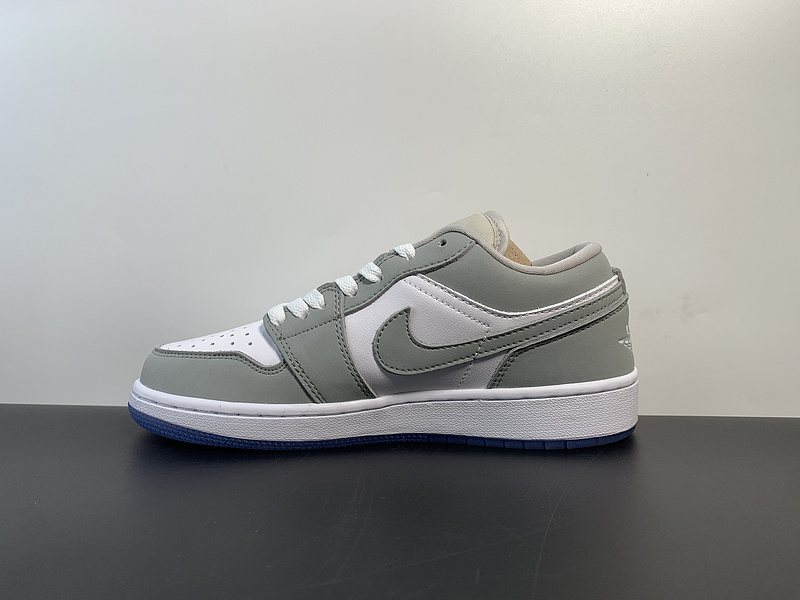 Nike Wmns Air Jordan 1 Low  DC0774-105​
