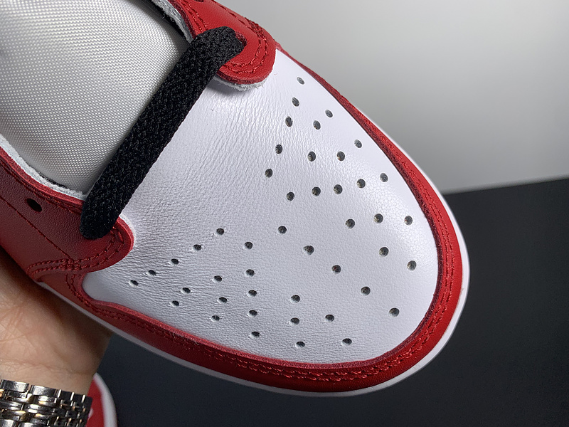 Air Jordan 1 Low OG “Chicago”705329-600