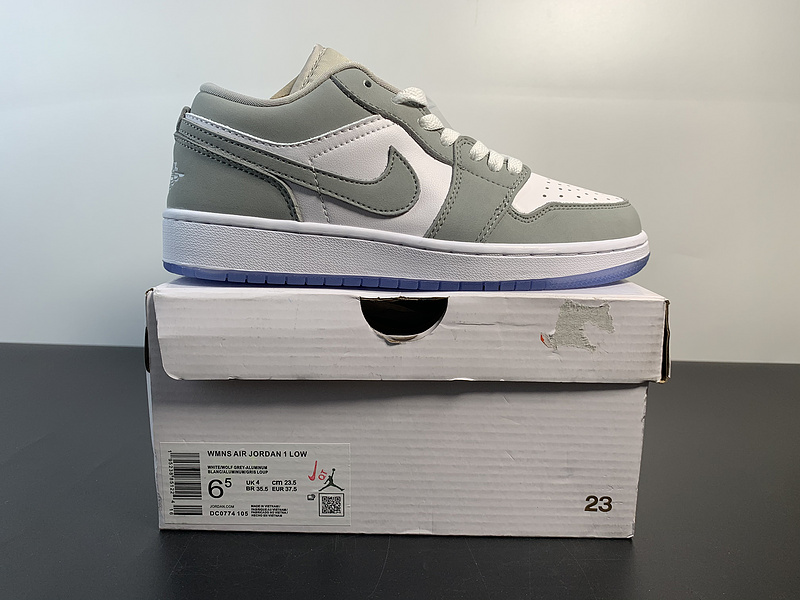 Nike Wmns Air Jordan 1 Low  DC0774-105​