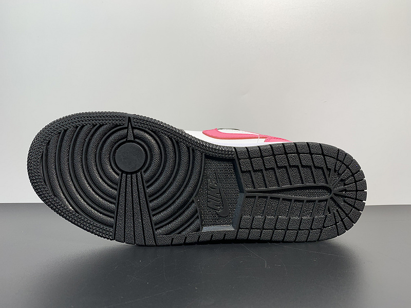 Nike Air Jordan 1 Low 554723-106