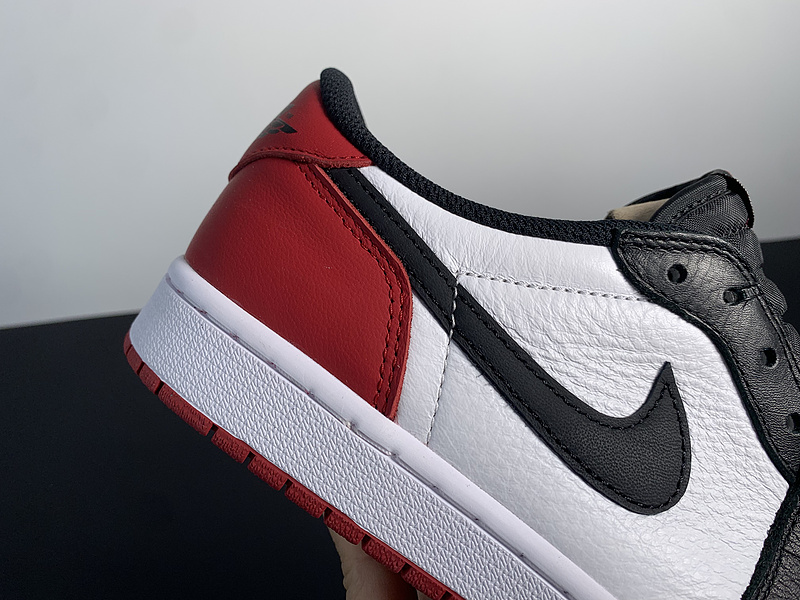 Air Jordan 1  Low OG “Black Toe”CZ0790-106