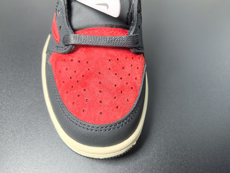 Travis Scott x Air Jordan 1 Low OG DM7866-061