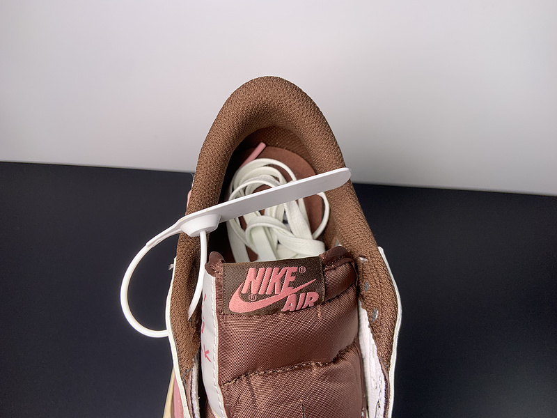 Travis Scott x Air Jordan 1 Low DZ4137-206