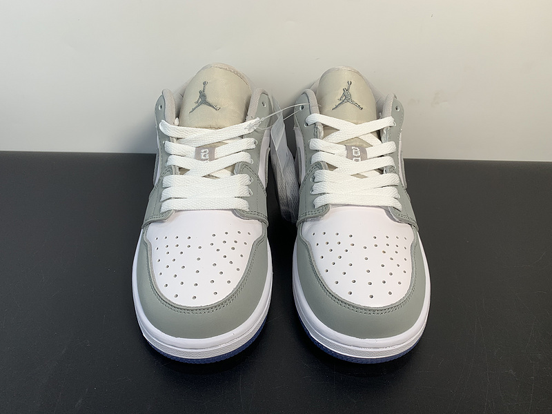Nike Wmns Air Jordan 1 Low  DC0774-105​