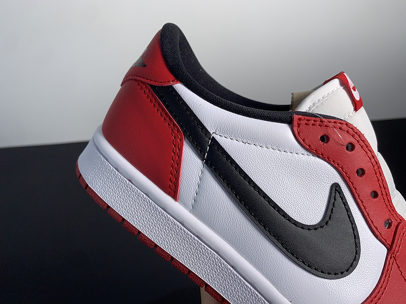Air Jordan 1 Low OG “Chicago”705329-600