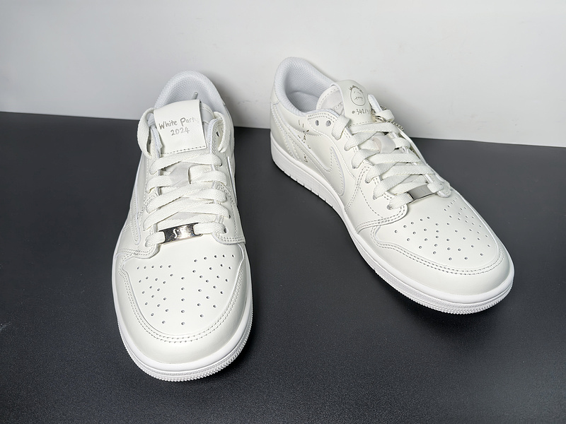 Travis Scott x Air Jordan 1 Low TD1228-111