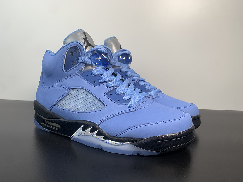 Air Jordan 5 “UNC