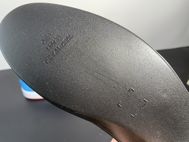 Air Jordan 1 Low OG “UNC to Chicago CZ0775-046