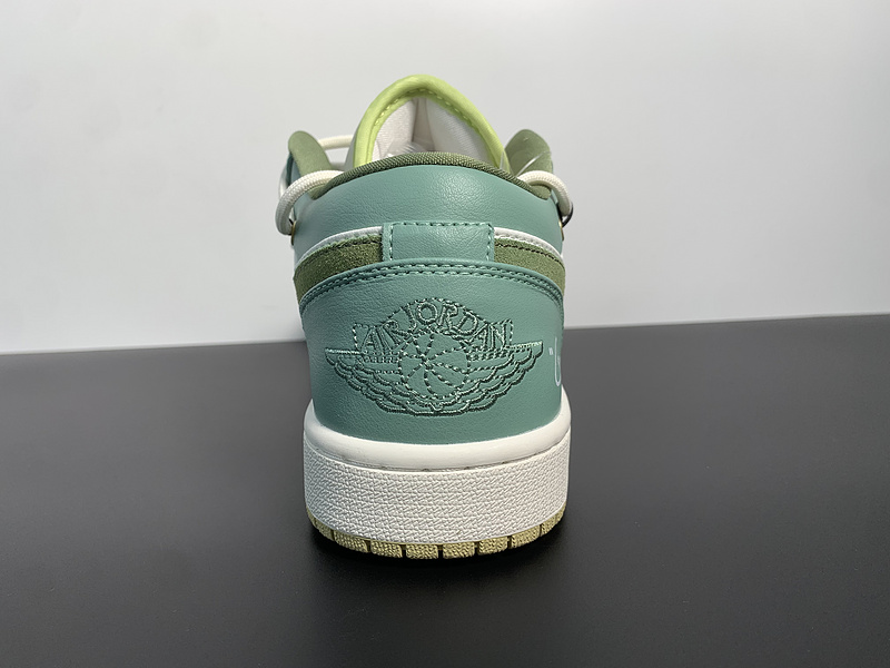 Air Jordan 1 Low FD9906 131