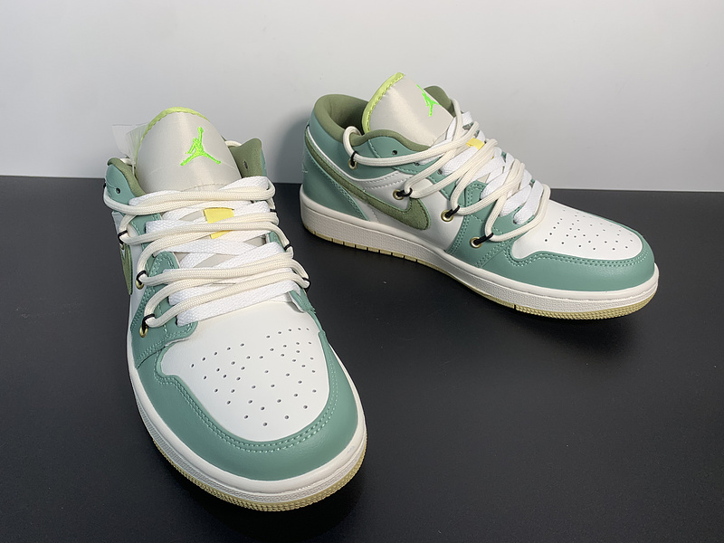 Air Jordan 1 Low FD9906 131