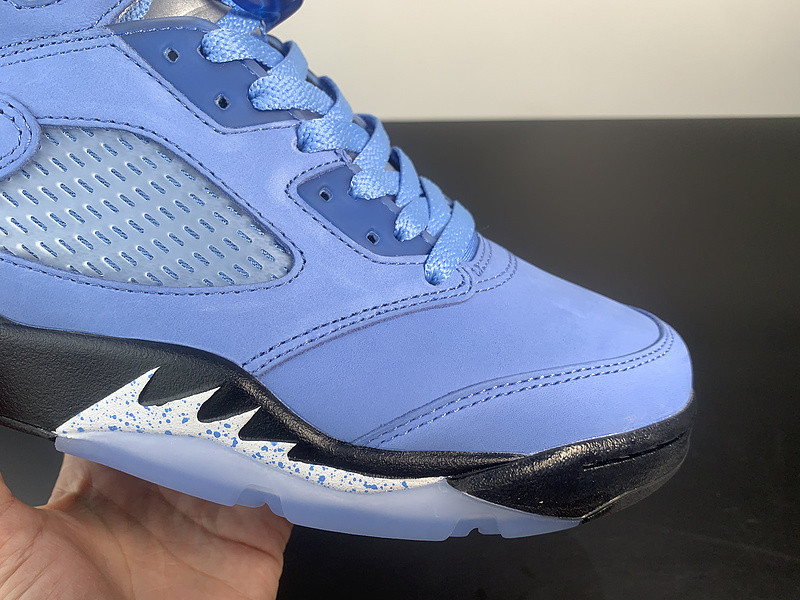 Air Jordan 5 “UNC