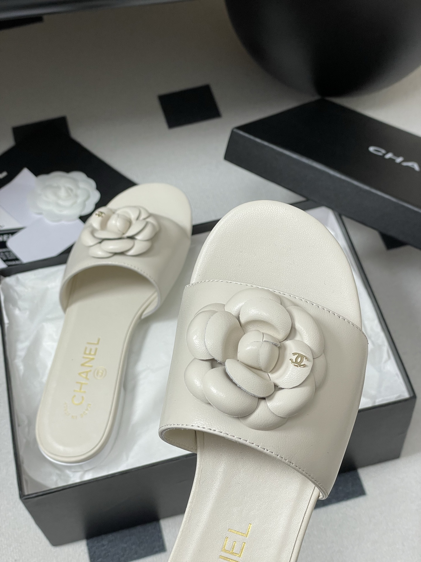 Chan*l 2025 Slides-1CM（EU35-41)