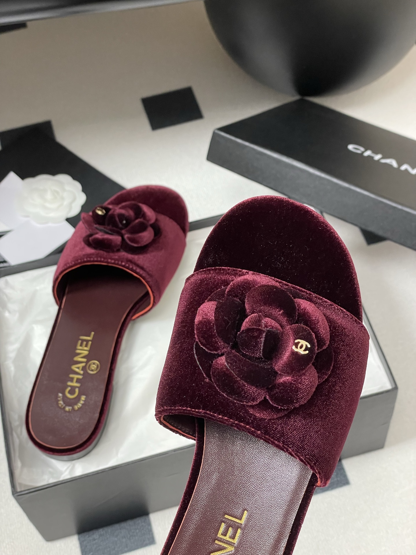 Chan*l 2025 Slides-1CM（EU35-41)