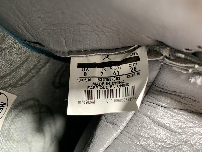 KAWS x Air Jordan 4 Cool Grey 930155-003