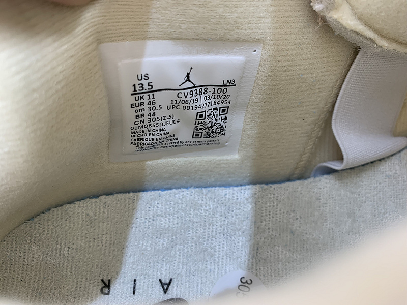 OFF-WHITE x AJ4 WMNS CV9388-100