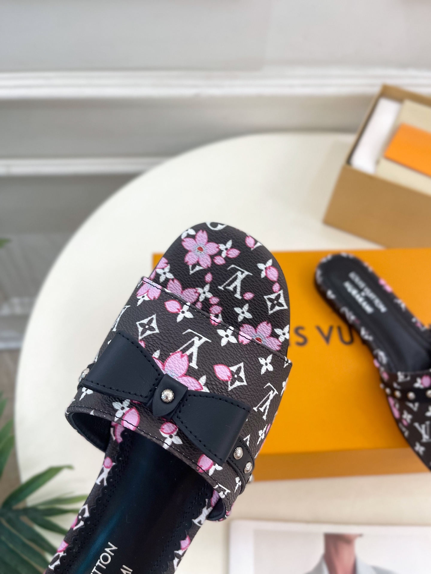 Louis Vuitton 2025SS Slides(EU35-42)