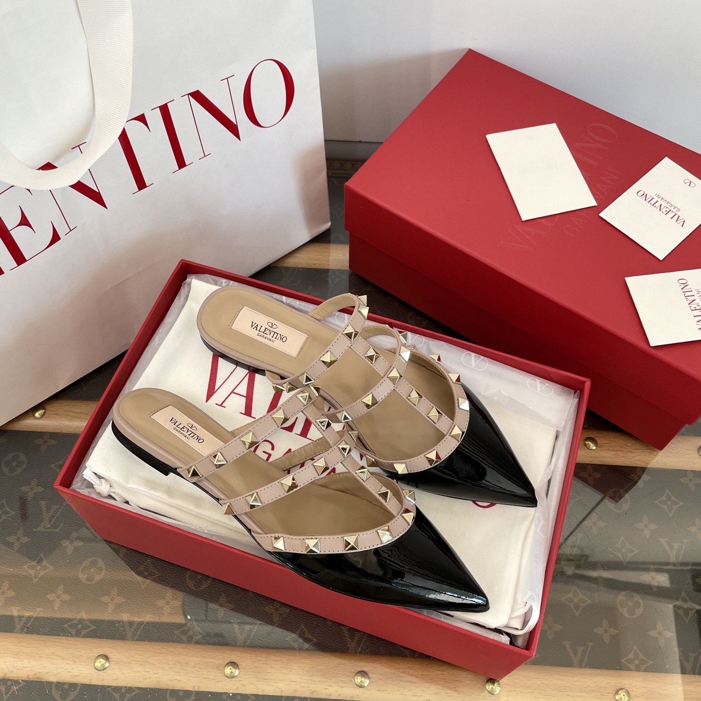 Valentino Rockstud  Flat Patent Leather(EU35-41)
