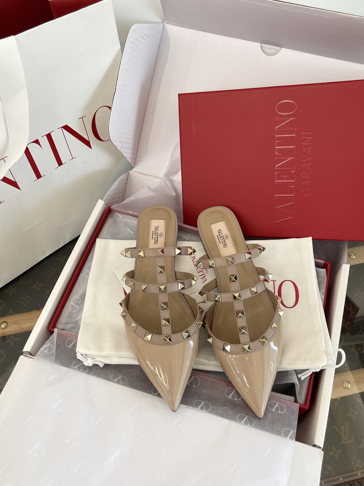 Valentino Rockstud  Flat Patent Leather(EU35-41)