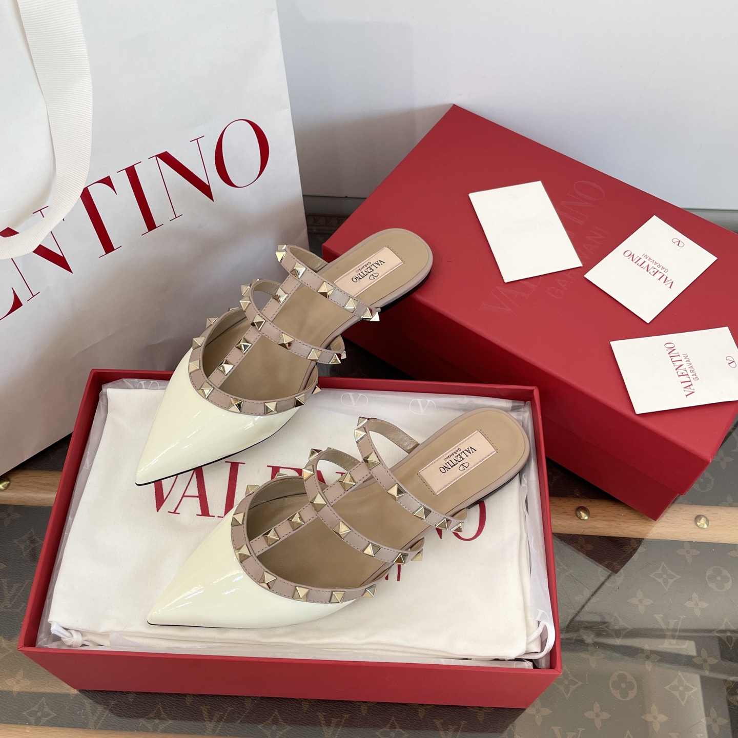 Valentino Rockstud  Flat Patent Leather(EU35-41)