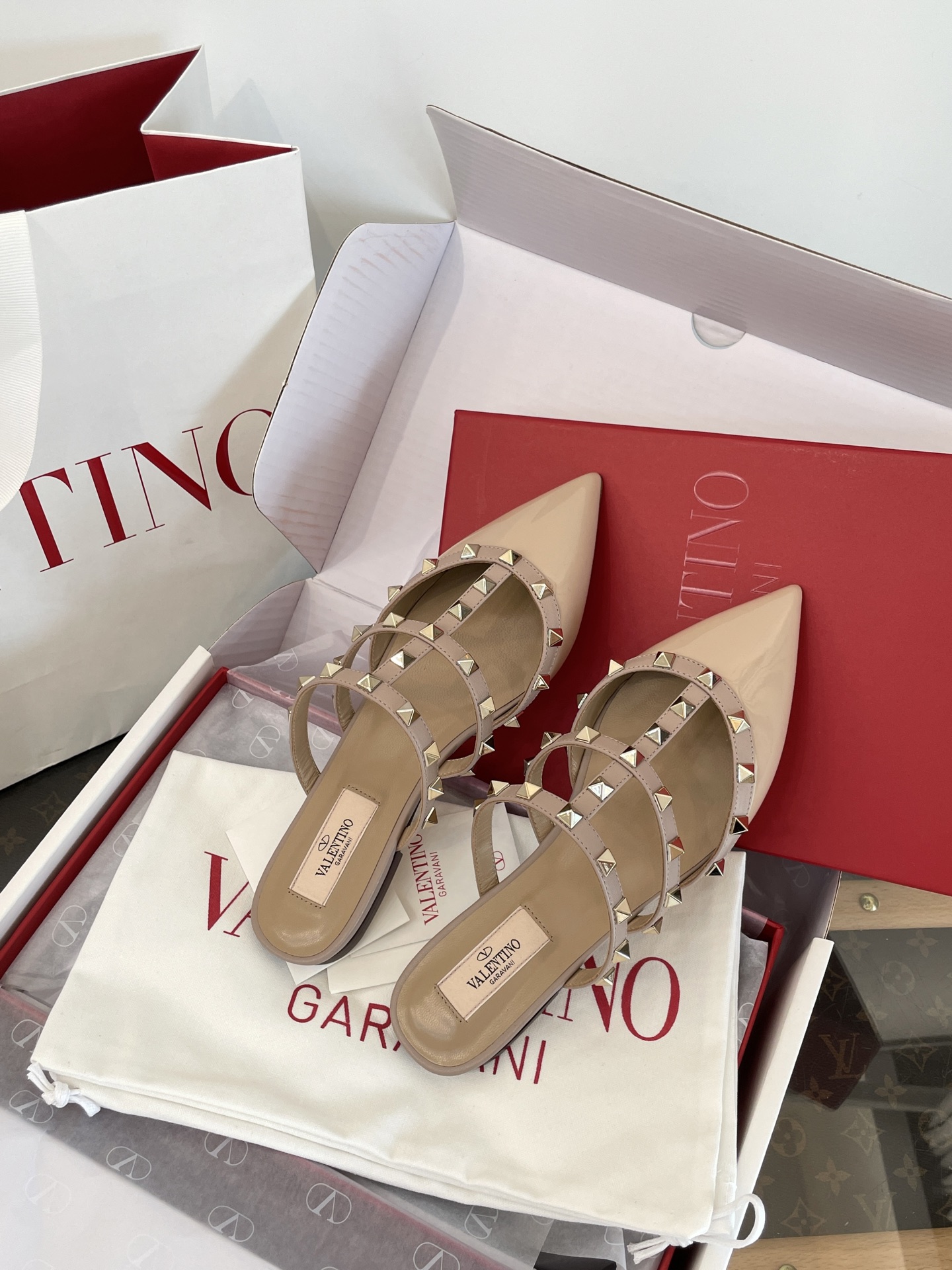 Valentino Rockstud  Flat Patent Leather(EU35-41)