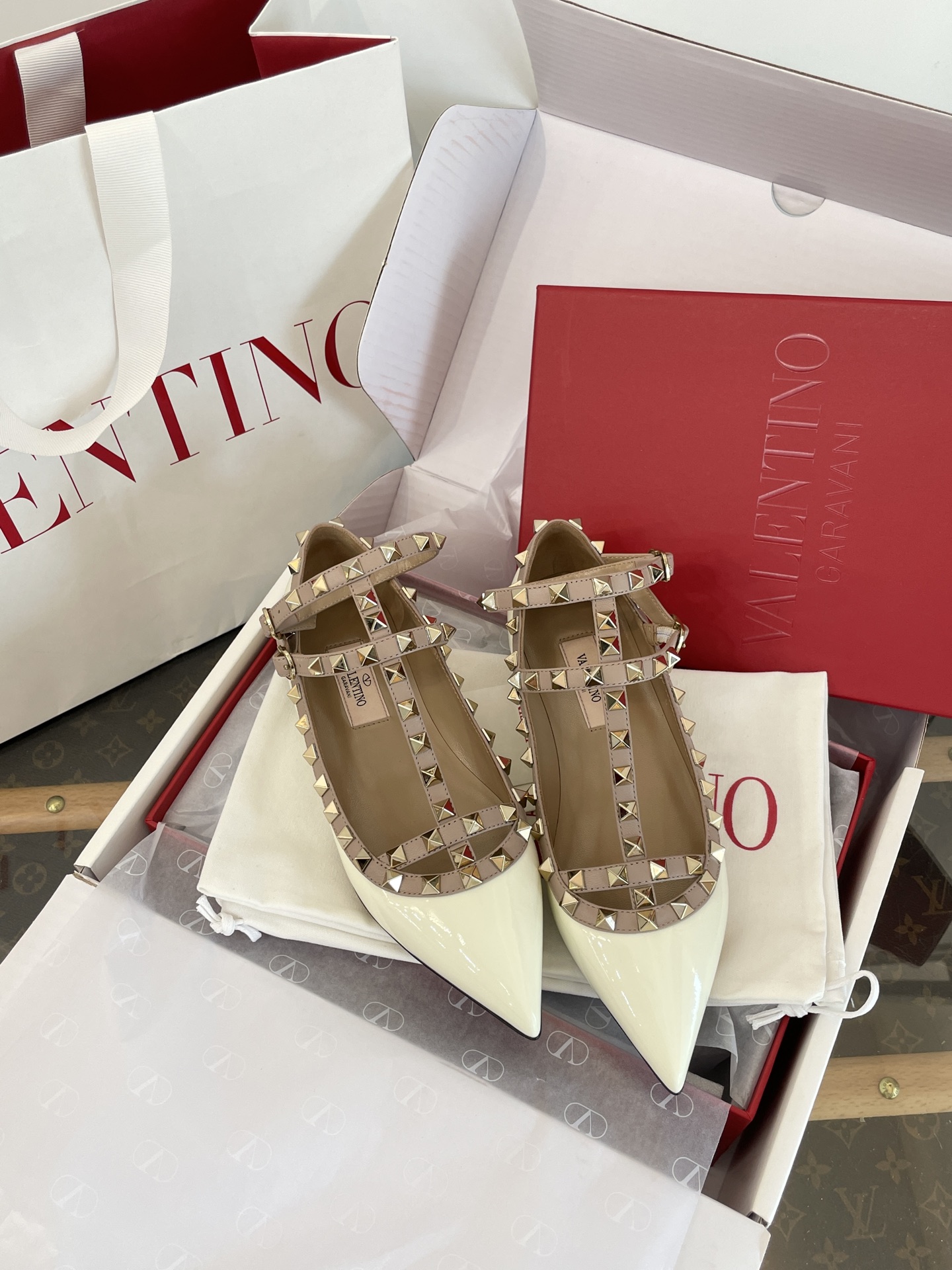 Valentino Rockstud Flat(EU35-41)