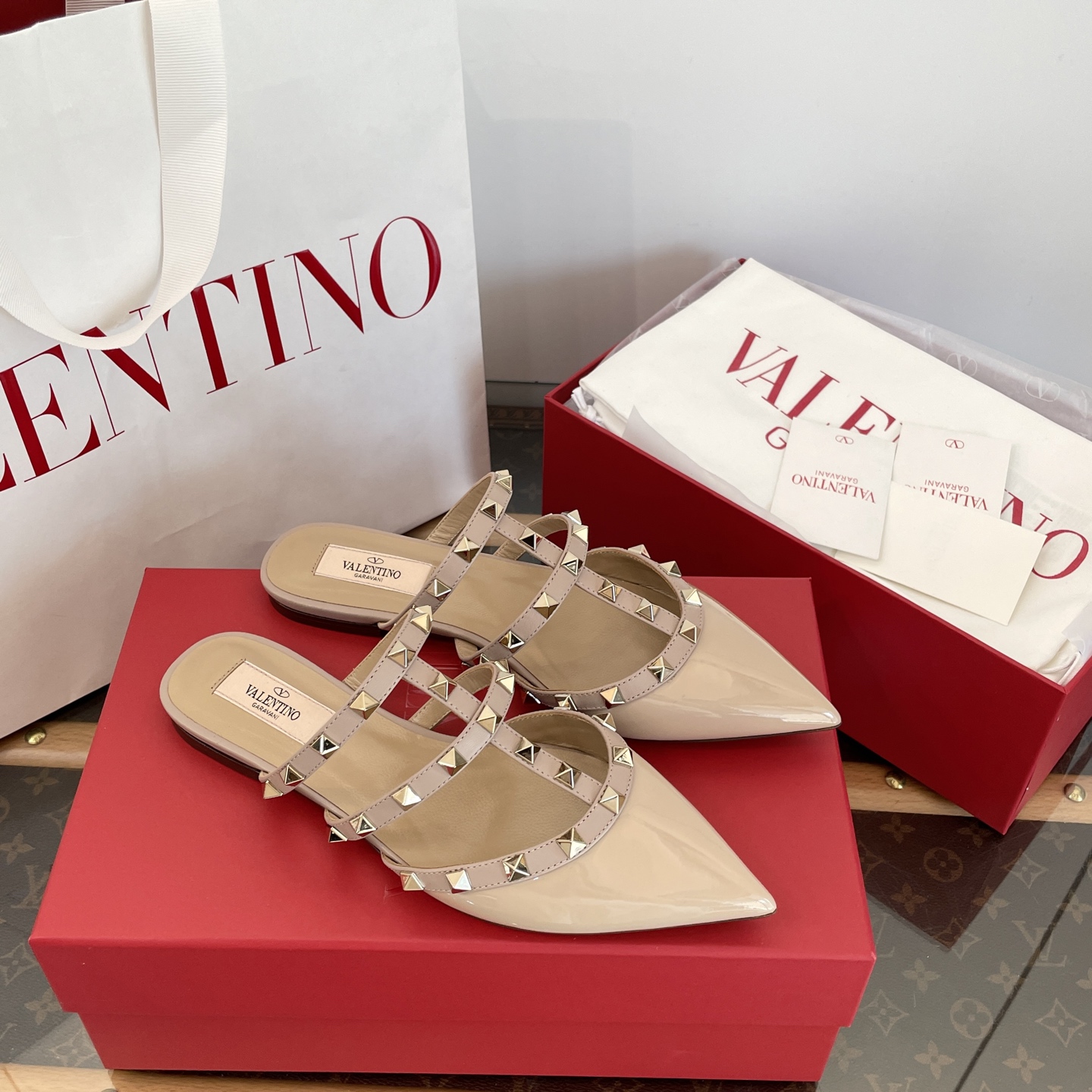 Valentino Rockstud  Flat Patent Leather(EU35-41)