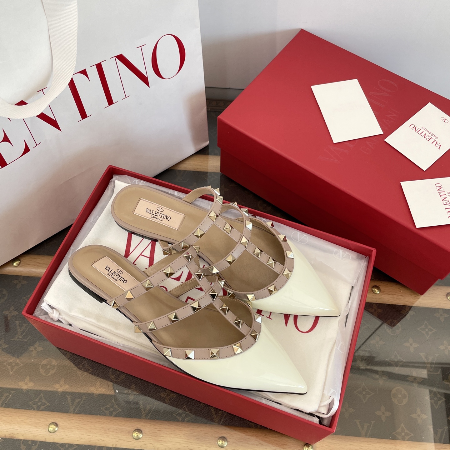 Valentino Rockstud  Flat Patent Leather(EU35-41)