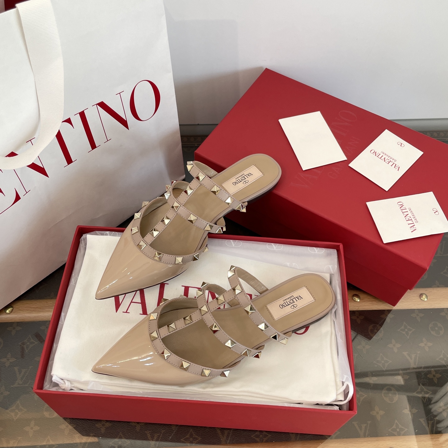 Valentino Rockstud  Flat Patent Leather(EU35-41)